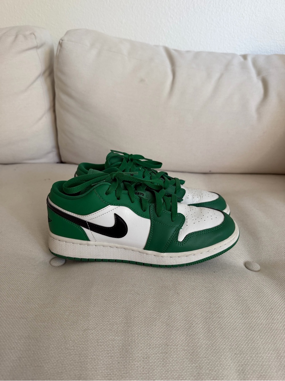 Air Jordan 1 Low Pine Green White Black Women’s 8 / 6.5Y
